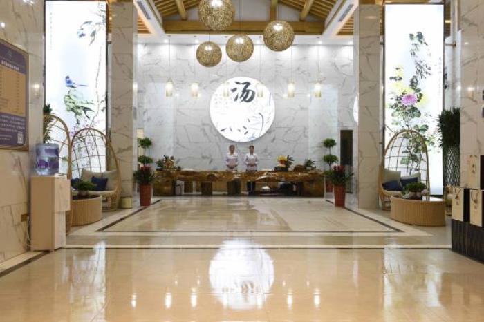 湯河裸浴溫泉度假區