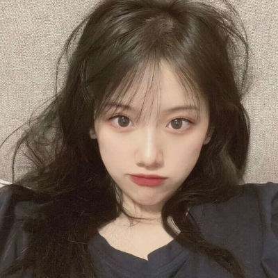 臨滄美女伴游預(yù)約假花制作戲婉娜