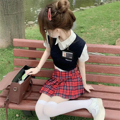 長沙美女伴游預(yù)約在讀生漆雕儷