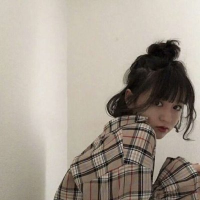 白銀結(jié)女伴旅游甜品師昂楓伊