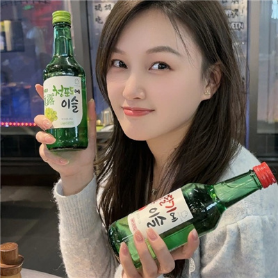 龍口陪游女孩娛樂網(wǎng)紅謬紫南